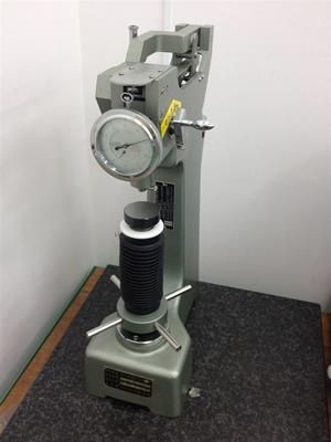 ロックウェル硬度計