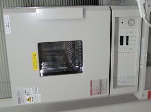 定温乾燥器　ADVANTEC　DRN420DA