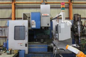 ヤマザキマザック V550