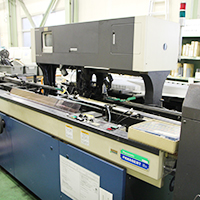 ラジアル部品挿入機