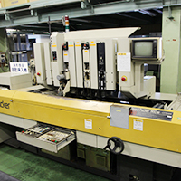 異型部品挿入機