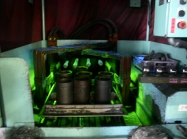 磁気探傷機:製品の割れ不良の客先流出防止